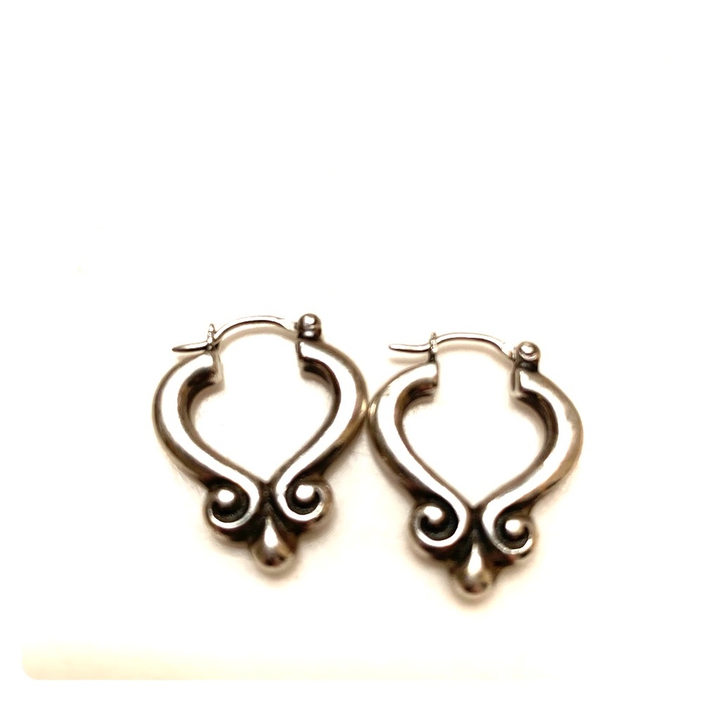 On hold-Retired scroll James Avery earrings